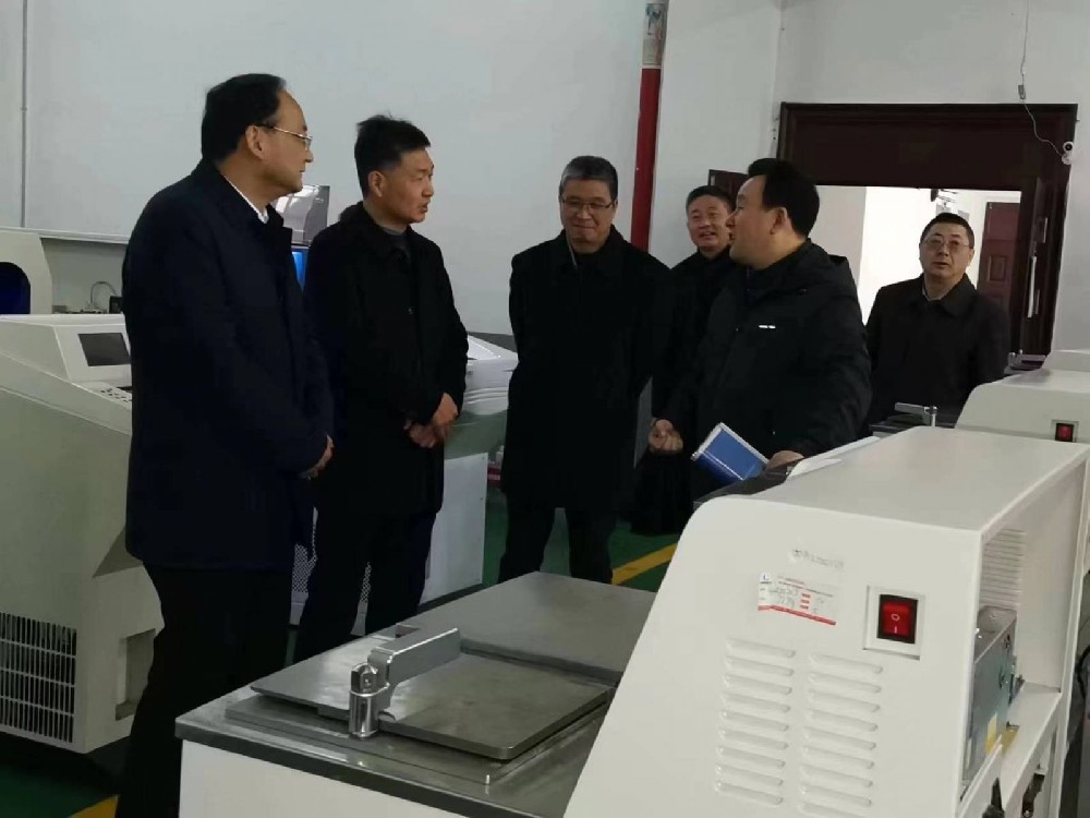 孝感市委常委、宣傳部長(zhǎng)吳瓊一行考察闊海醫(yī)療